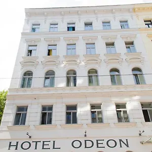 Very Central, 5 Min To City Center, Self Check In Hotell